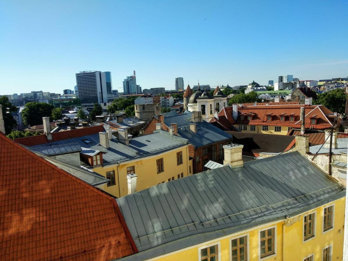 Cozy Oldtown Studio With Magnific City View Таллінн Екстер'єр фото